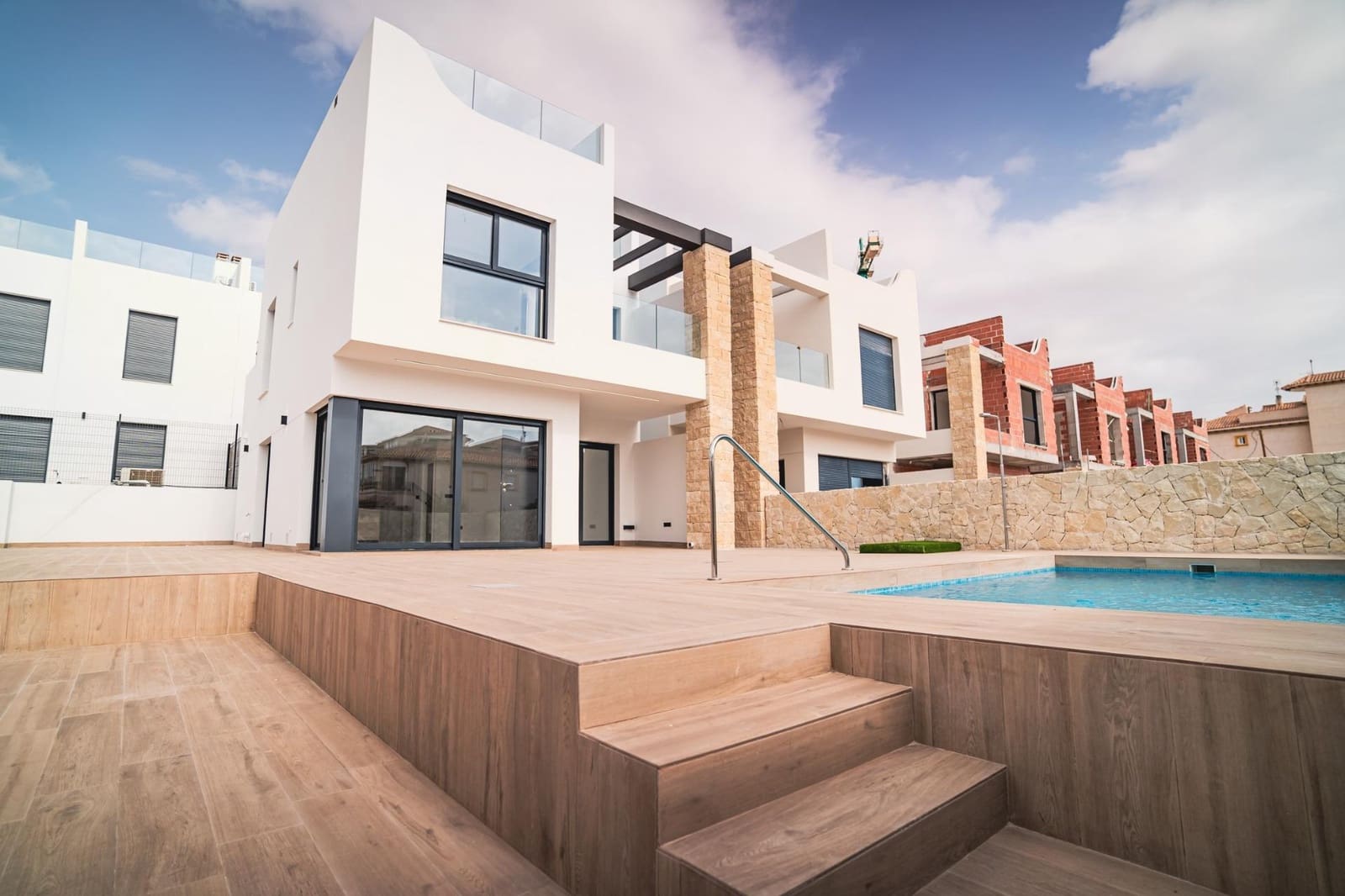 4 chambre Villa/Maison à vendre à Orihuela Costa avec piscine garage - 699 900 € (Ref: 9686054)