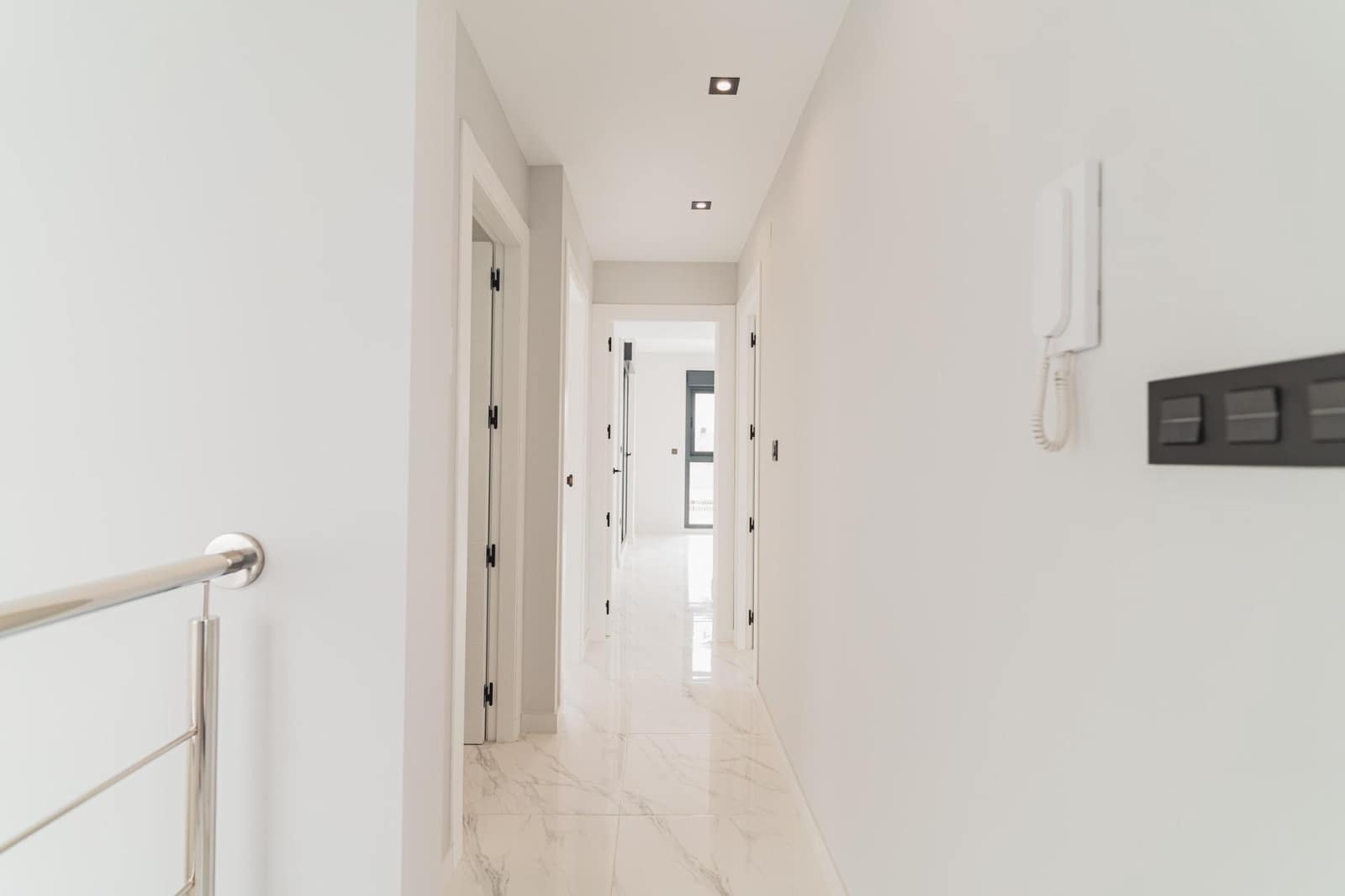 4 chambre Villa/Maison à vendre à Orihuela Costa avec piscine garage - 699 900 € (Ref: 9686054)