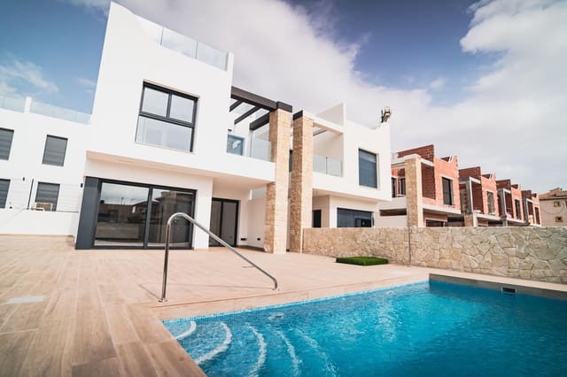 4 chambre Villa/Maison à vendre à Punta Prima, Orihuela avec piscine garage - 699 900 € (Ref: 9686054)