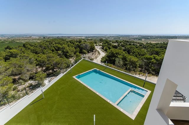 3 slaapkamer Bungalow te koop in San Miguel de Salinas met zwembad garage - € 415.000 (Ref: 9686059)