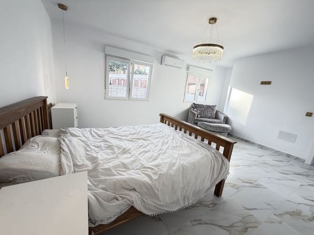 5 bedroom Villa for sale in Las Filipinas with pool garage - € 695,000 (Ref: 9690316)