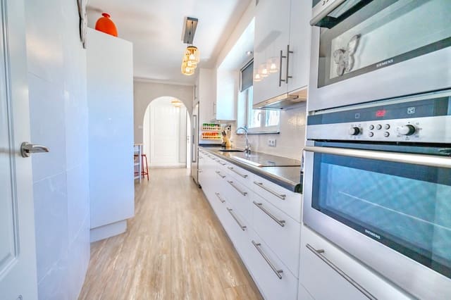 Chalet de 4 habitaciones en La Marquesa, Rojales en venta con piscina garaje - 595.000 € (Ref: 9691463)