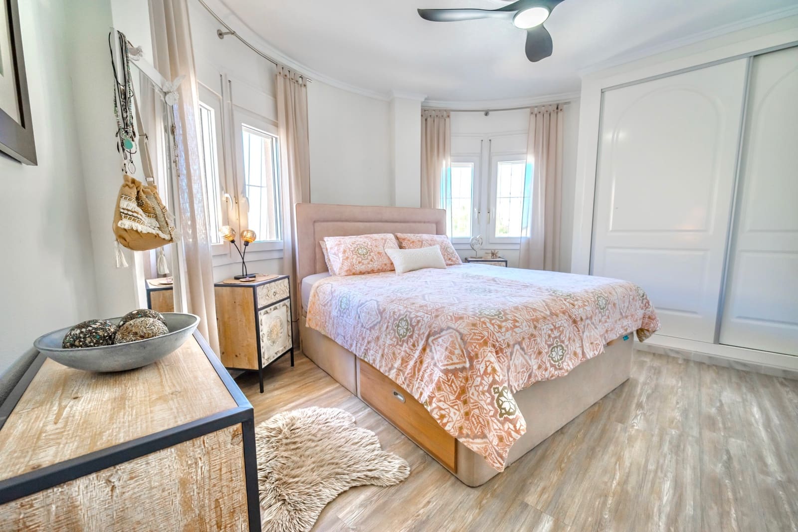 Chalet de 4 habitaciones en La Marquesa en venta con piscina garaje - 630.000 € (Ref: 9691463)