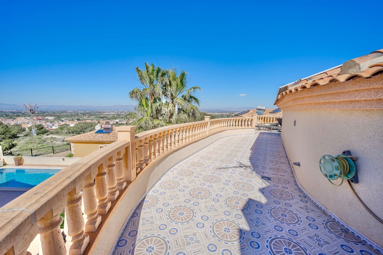 Chalet de 4 habitaciones en La Marquesa en venta con piscina garaje - 630.000 € (Ref: 9691463)