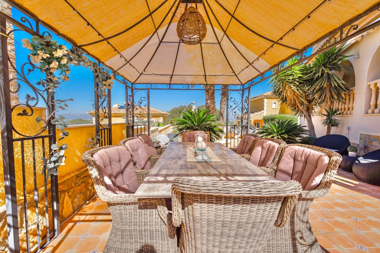 Chalet de 4 habitaciones en La Marquesa en venta con piscina garaje - 630.000 € (Ref: 9691463)