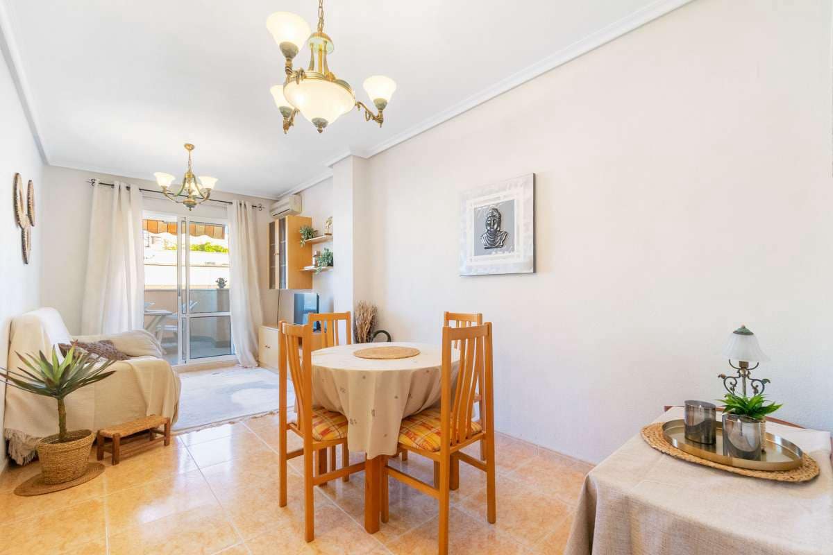 3 Zimmer Apartment zu verkaufen in Torrevieja - 179.000 € (Ref: 9700438)