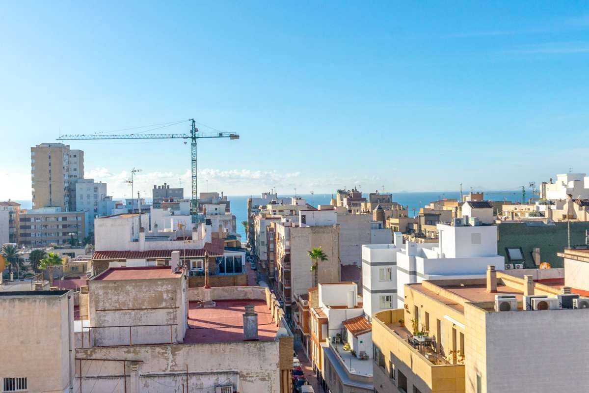 3 Zimmer Apartment zu verkaufen in Torrevieja - 179.000 € (Ref: 9700438)