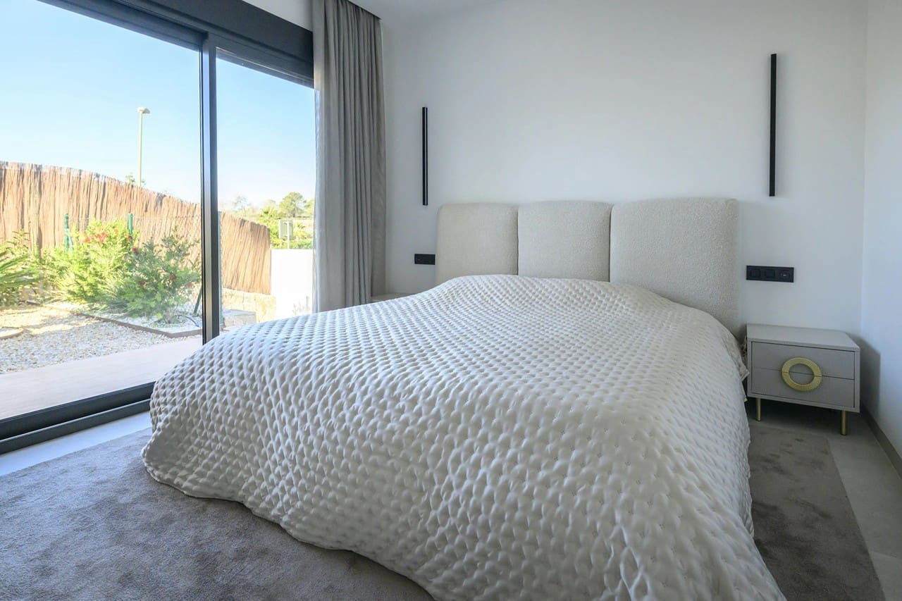 3 camera da letto Villa in vendita in Las Colinas Golf con piscina garage - 1.030.000 € (Rif: 9701417)