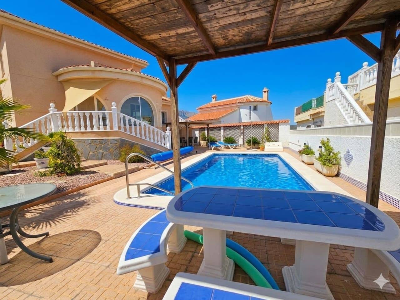 3 bedroom Villa for sale in La Marquesa with pool garage - € 349,000 (Ref: 9703276)