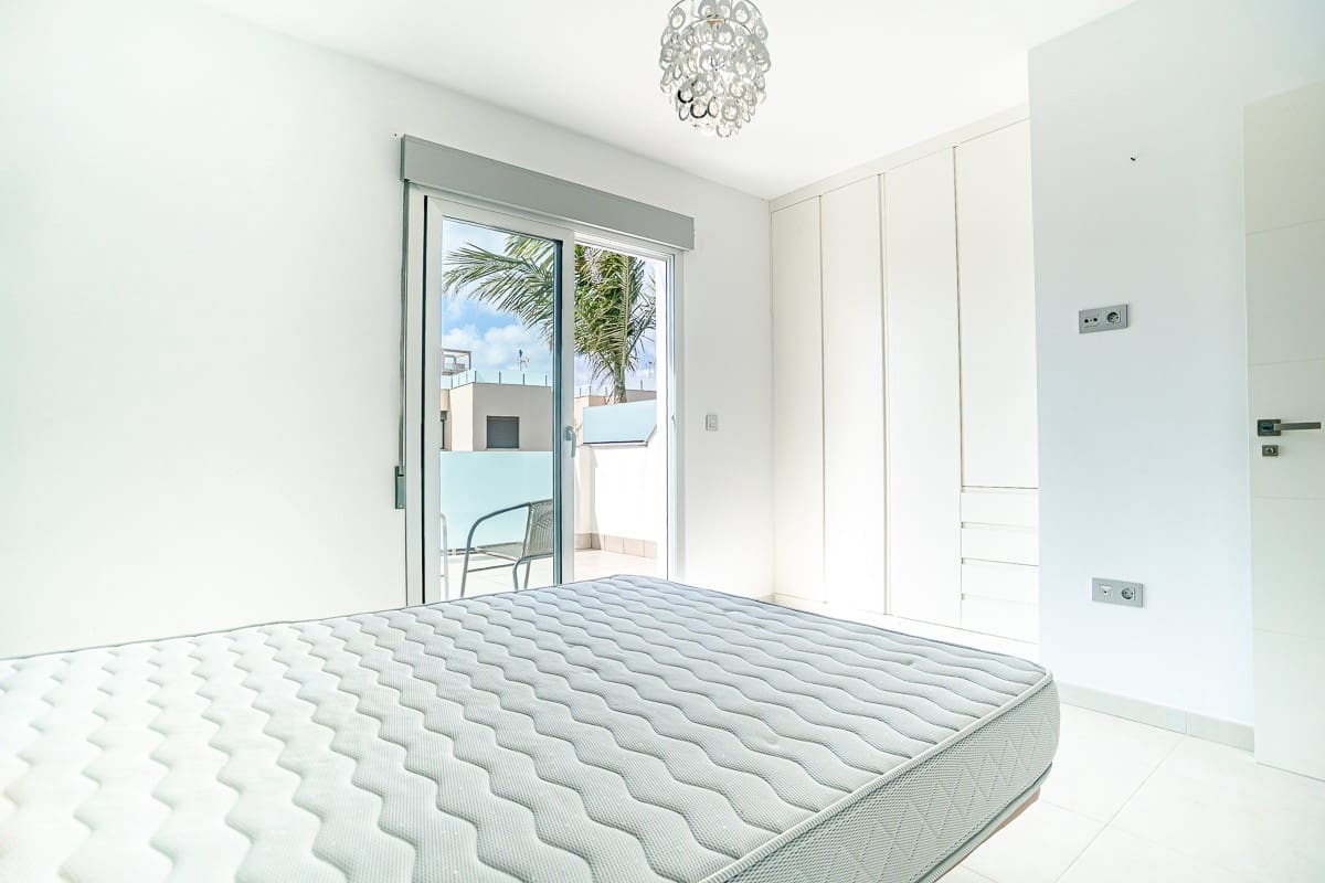 3 slaapkamer Villa te koop in Lo Pagan met zwembad - € 357.000 (Ref: 9704537)