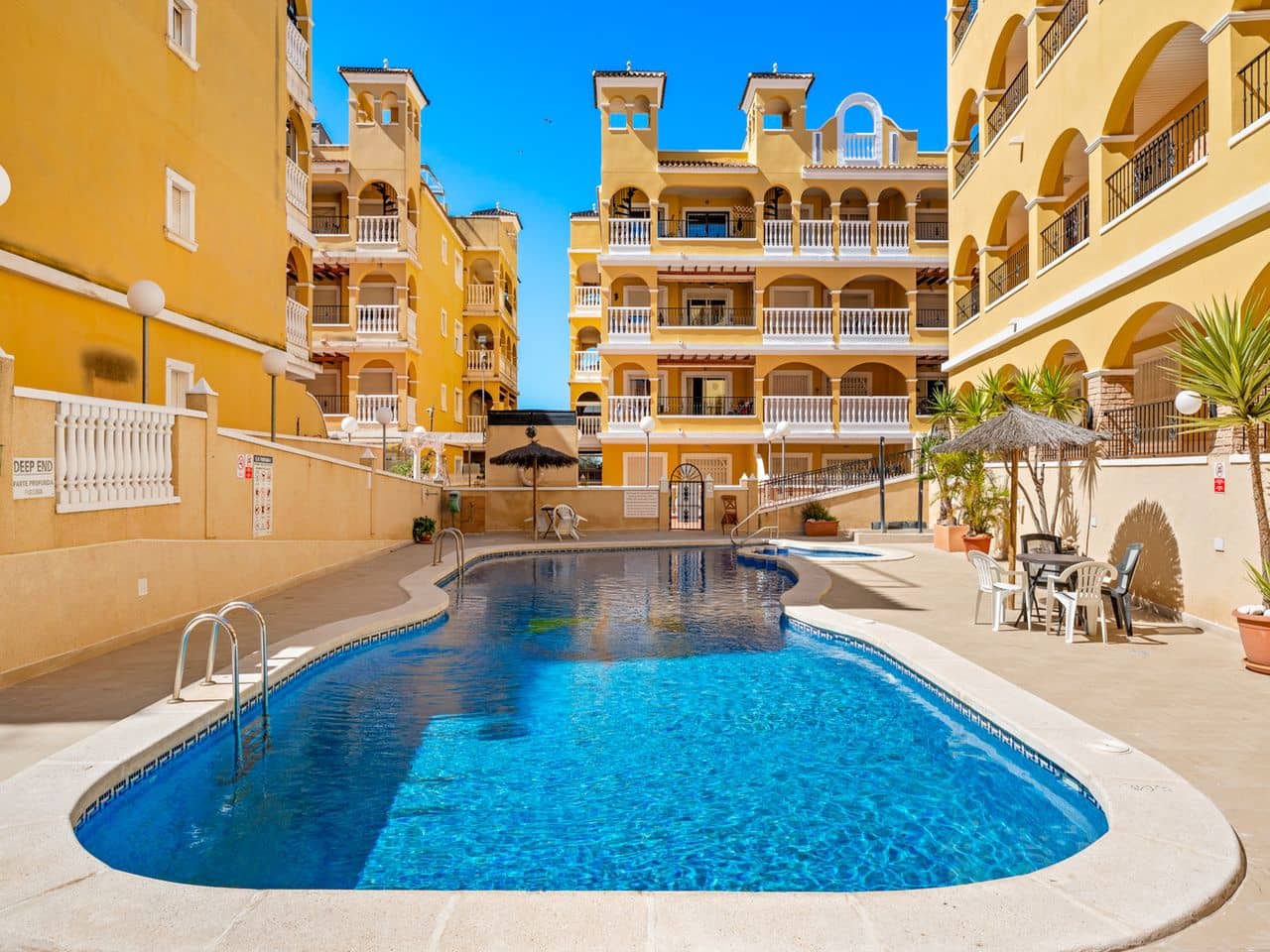 2 bedroom Apartment for sale in Algorfa with pool garage - € 145,000 (Ref: 9714515)