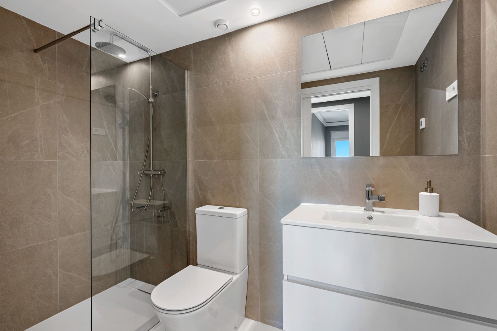 3 slaapkamer Appartement te koop in Orihuela Costa met zwembad - € 1.200.000 (Ref: 9721431)