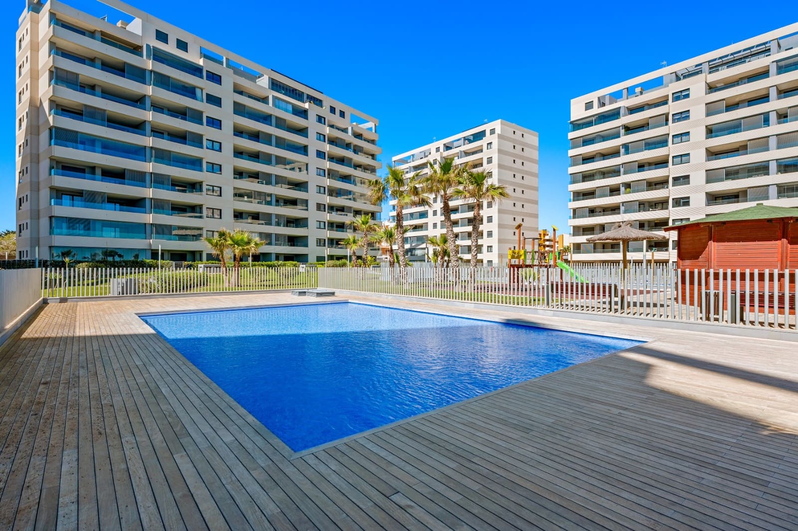 3 slaapkamer Appartement te koop in Orihuela Costa met zwembad - € 1.200.000 (Ref: 9721431)