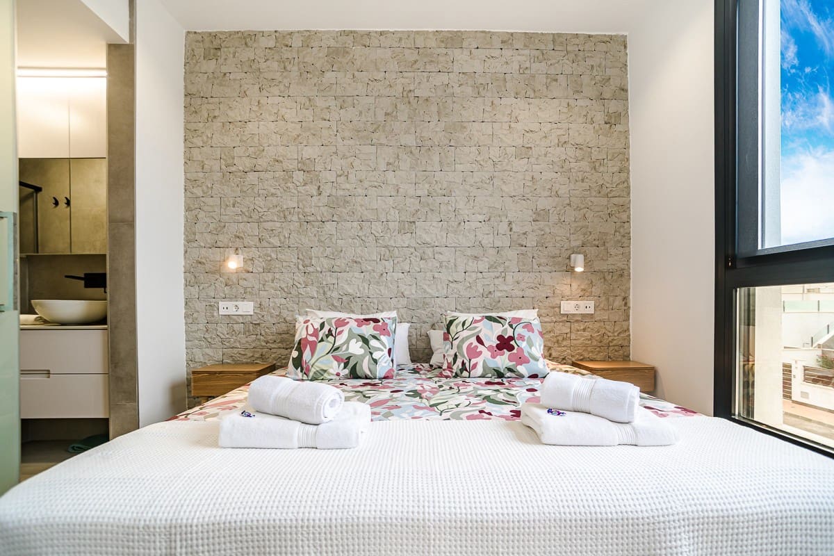 3 soveværelse Lejlighed til salg i Lo Pagan med swimmingpool - € 395.000 (Ref: 9731668)