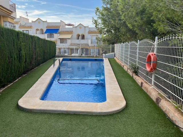 Casa de 2 habitaciones en Los Balcones en venta con piscina garaje - 247.000 € (Ref: 9737979)