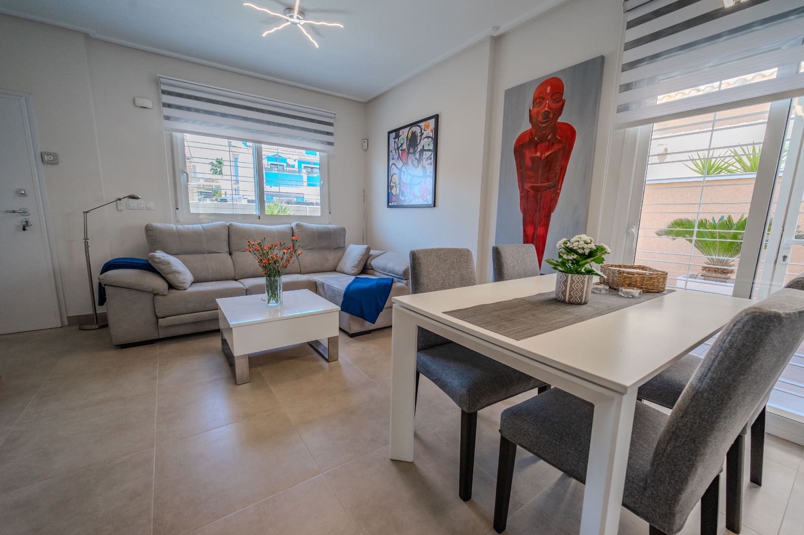 Casa de 3 habitaciones en Cabo Roig en venta con piscina - 325.000 € (Ref: 9749356)