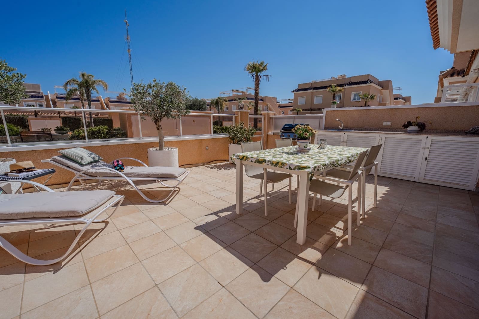 Casa de 3 habitaciones en Cabo Roig en venta con piscina - 325.000 € (Ref: 9749356)