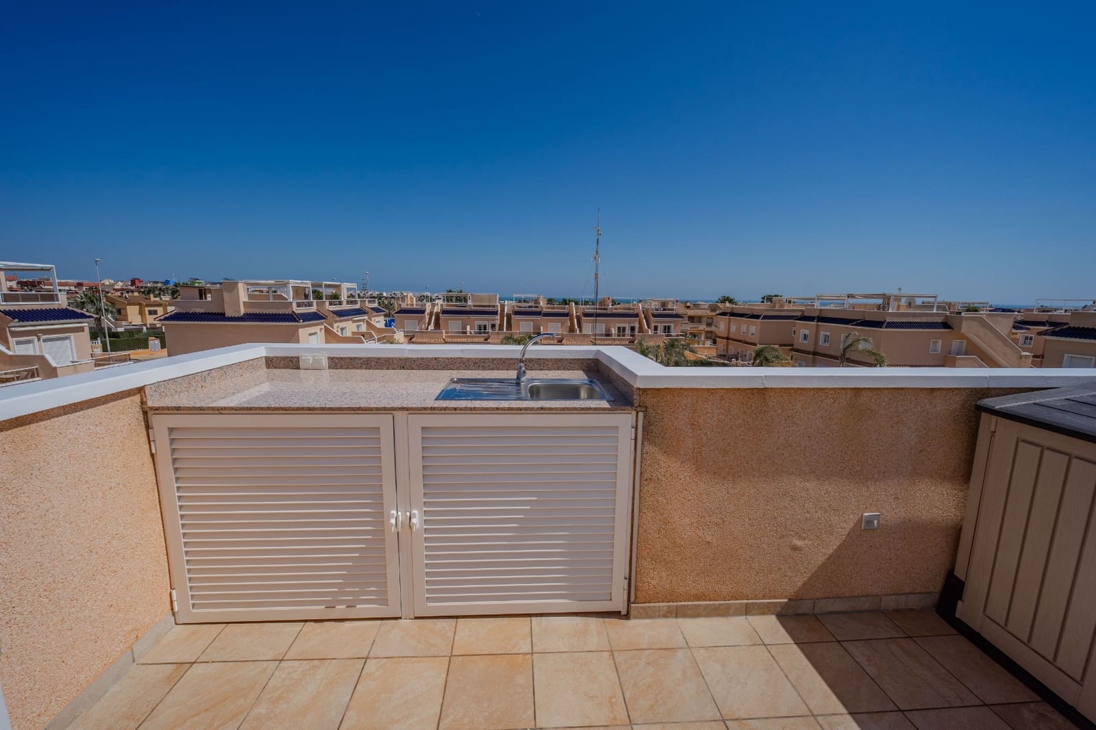 Casa de 3 habitaciones en Cabo Roig en venta con piscina - 325.000 € (Ref: 9749356)