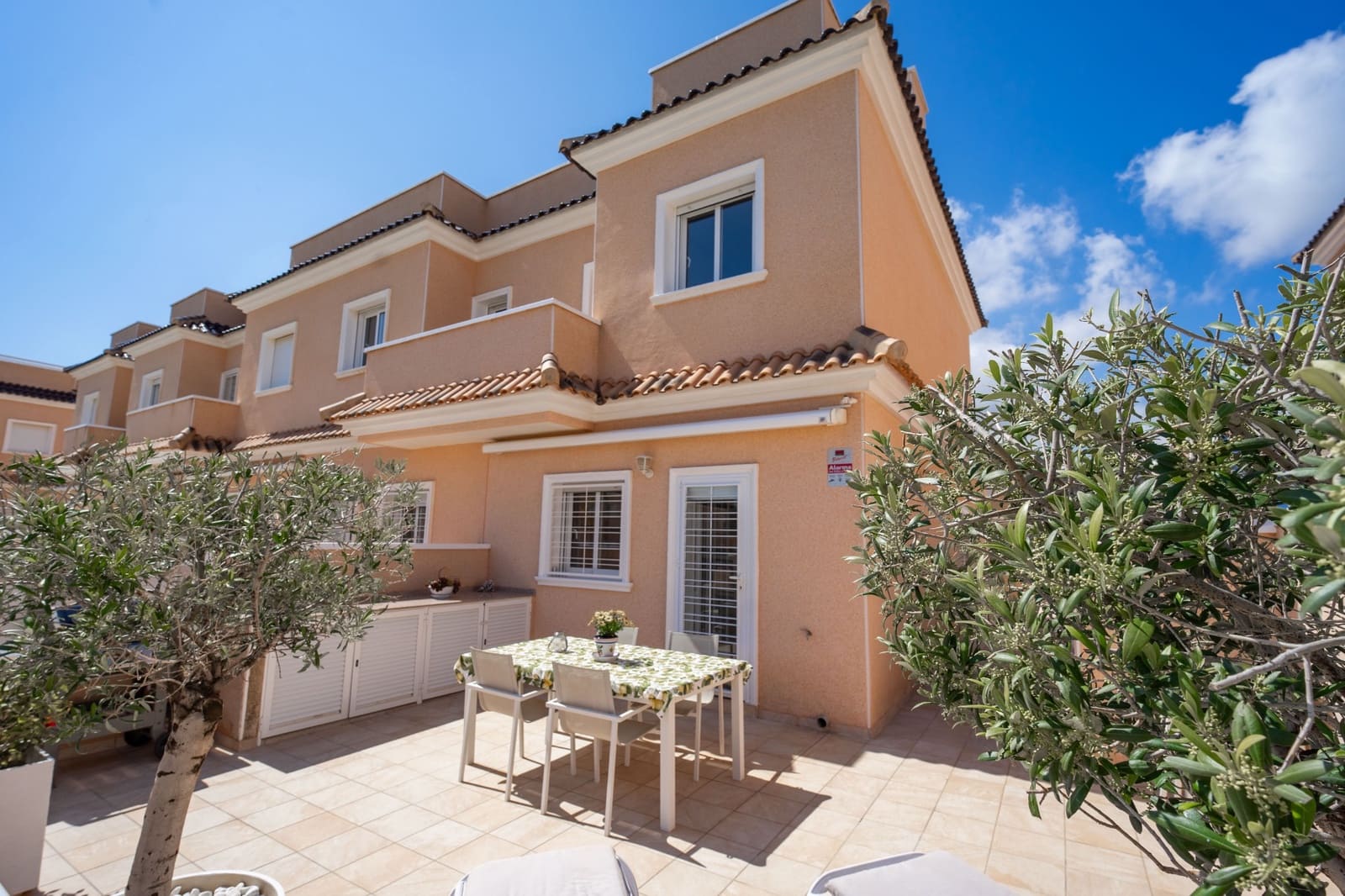 Casa de 3 habitaciones en Cabo Roig en venta con piscina - 325.000 € (Ref: 9749356)