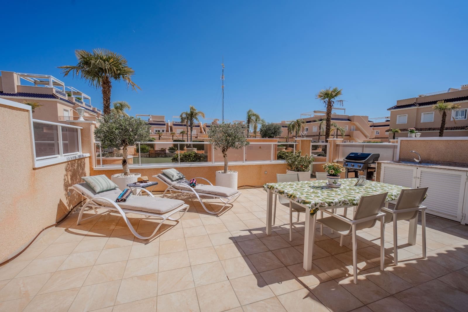 Casa de 3 habitaciones en Cabo Roig en venta con piscina - 325.000 € (Ref: 9749356)