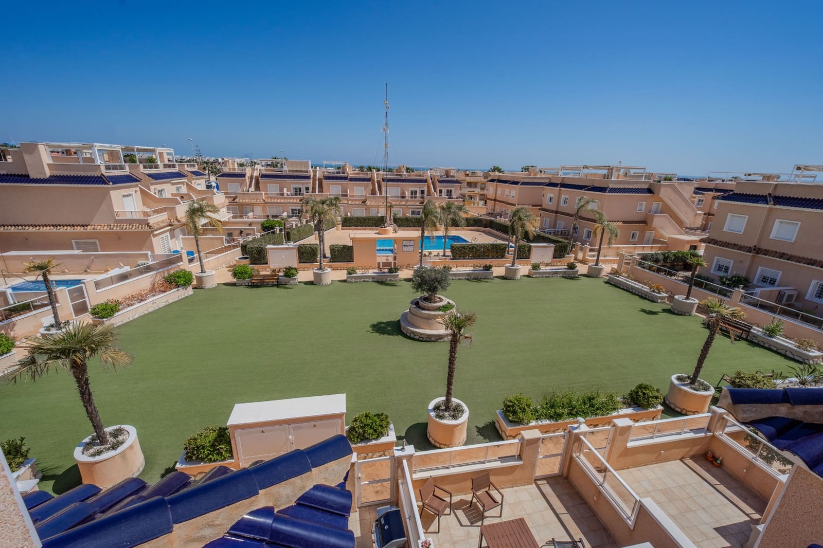 Casa de 3 habitaciones en Cabo Roig en venta con piscina - 325.000 € (Ref: 9749356)