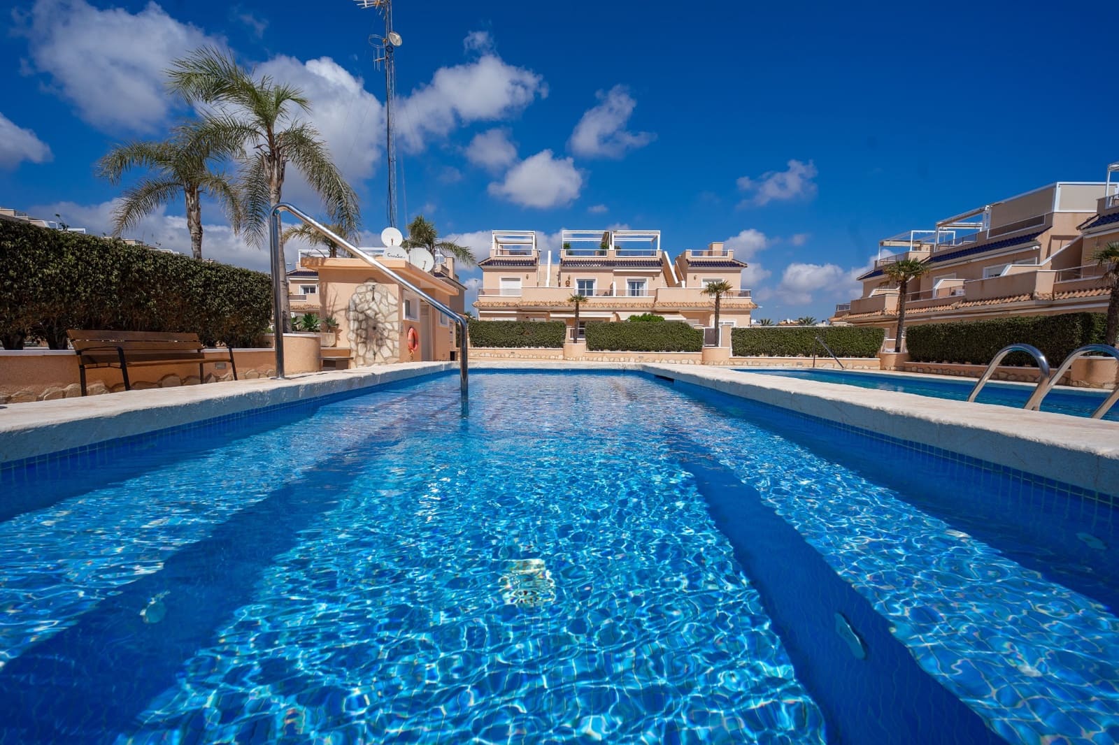 Casa de 3 habitaciones en Cabo Roig en venta con piscina - 325.000 € (Ref: 9749356)