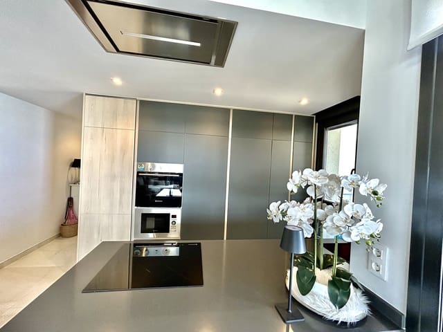 3 sypialnia Apartament na sprzedaż w Playa Flamenca, Orihuela z basenem garażem - 450 000 € (Ref: 9752543)