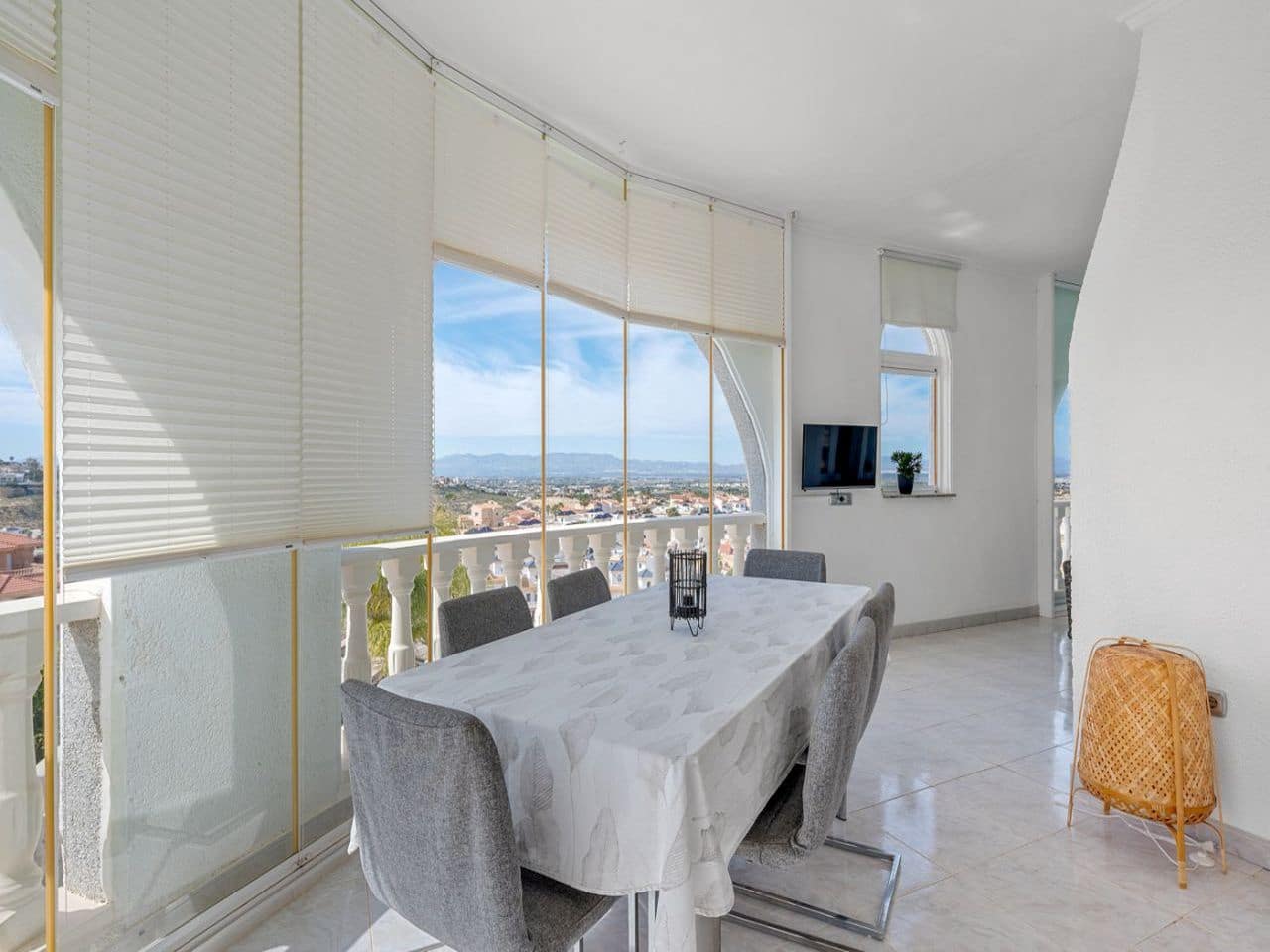 4 soveværelse Villa til salg i La Marquesa med swimmingpool garage - € 695.000 (Ref: 9761677)