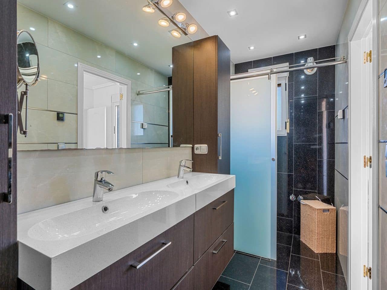 4 soveværelse Villa til salg i La Marquesa med swimmingpool garage - € 695.000 (Ref: 9761677)