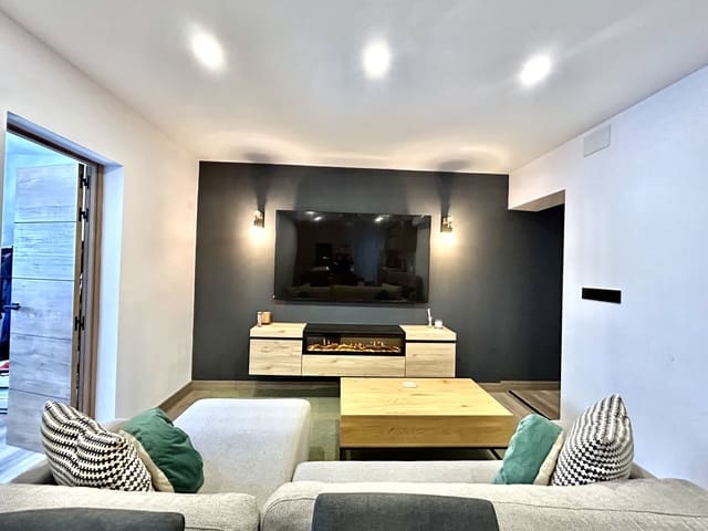 4 Zimmer Haus zu verkaufen in San Miguel de Salinas - 199.000 € (Ref: 9763491)