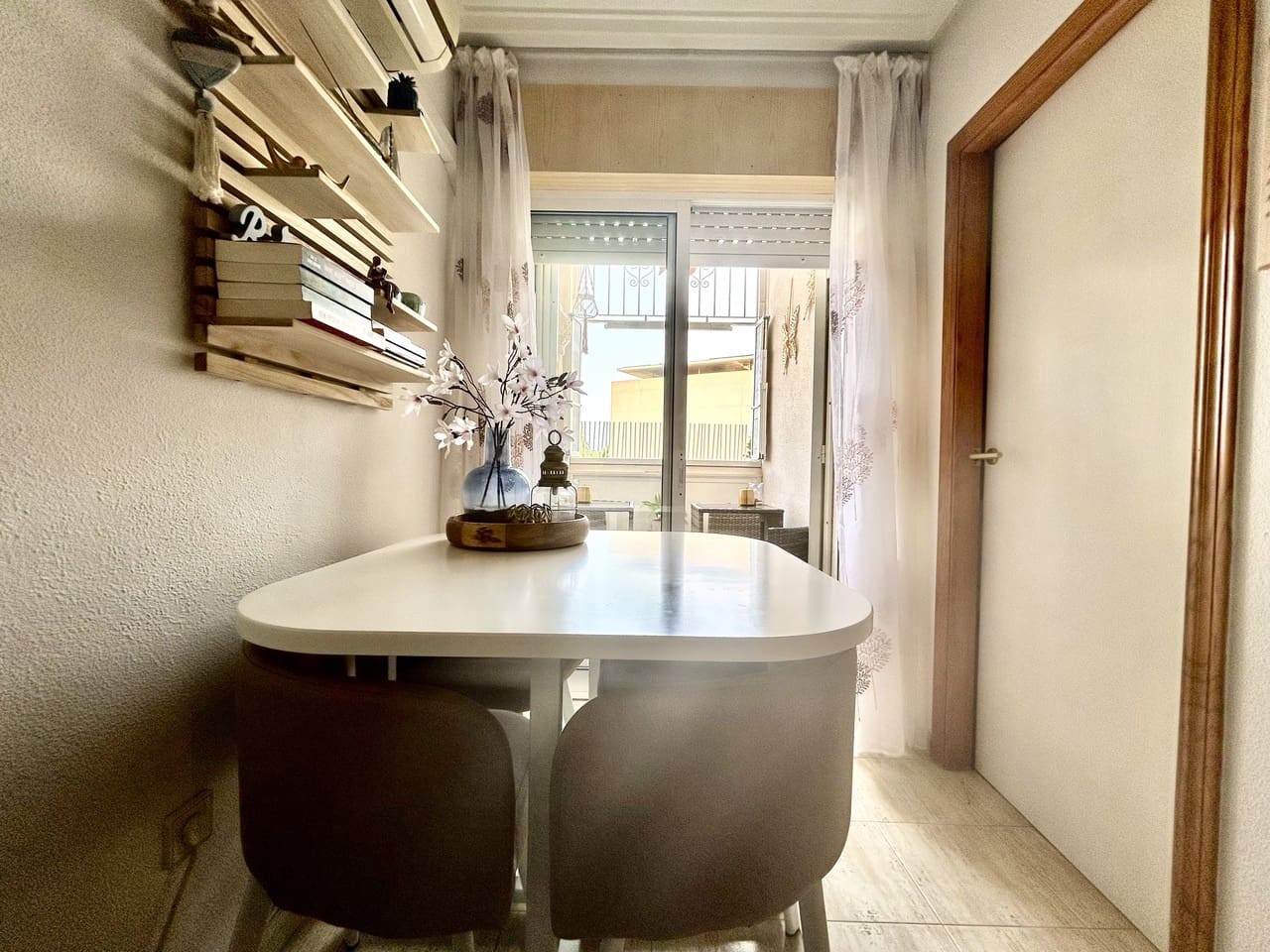 2 soveværelse Lejlighed til salg i Torrevieja med swimmingpool - € 133.900 (Ref: 9763499)