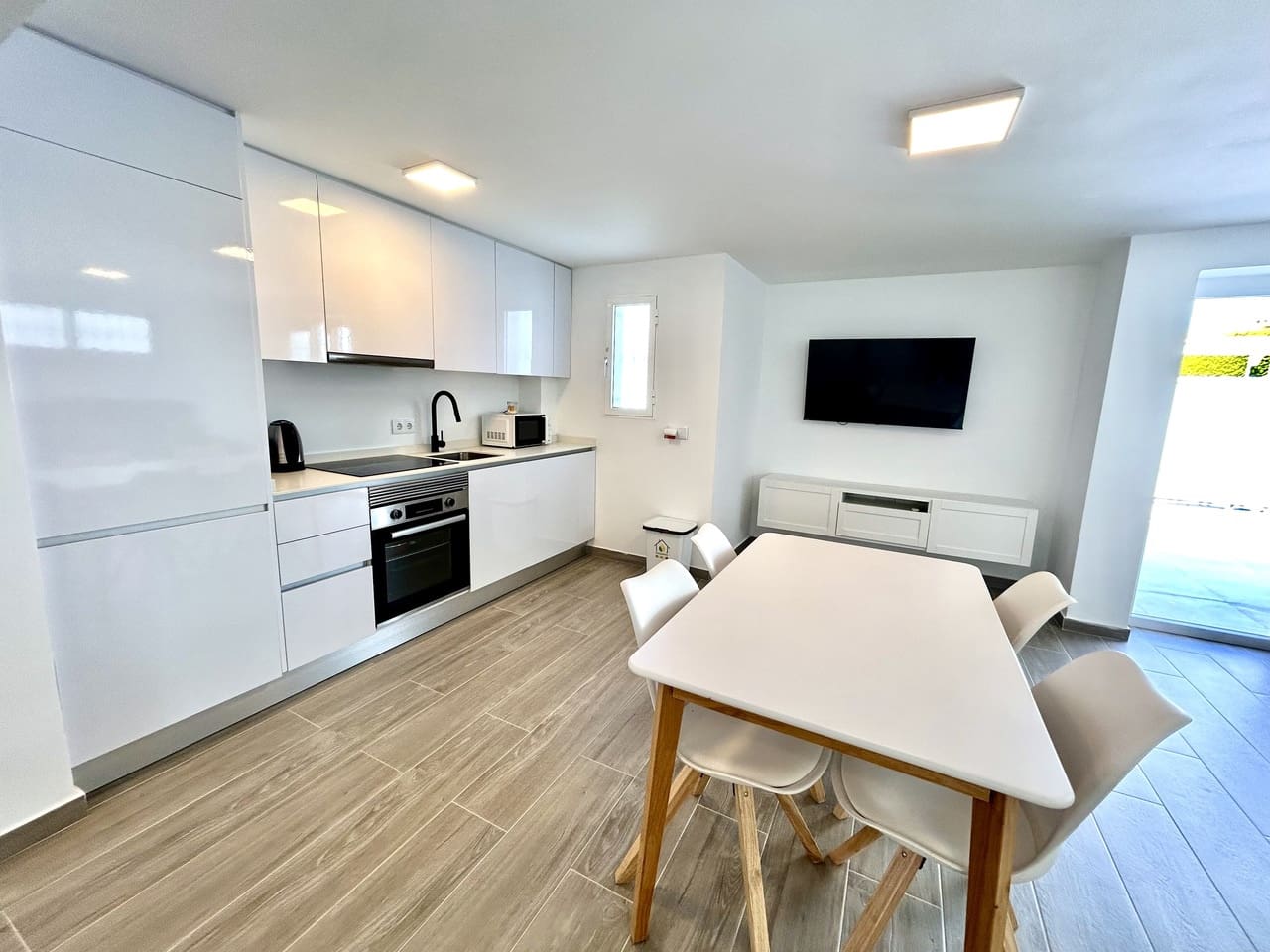 5 soveværelse Villa til salg i Villamartin med swimmingpool garage - € 459.000 (Ref: 9772697)