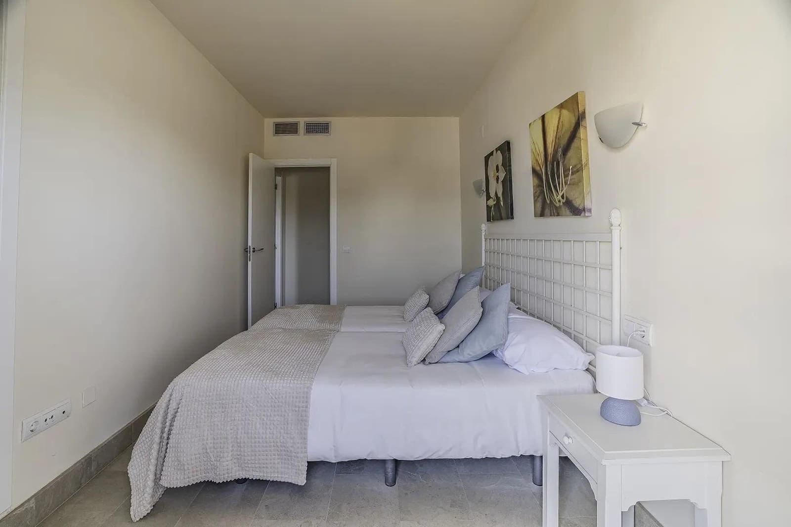 2 chambre Appartement à vendre à Puerto del Rey avec piscine garage - 150 000 € (Ref: 9783170)