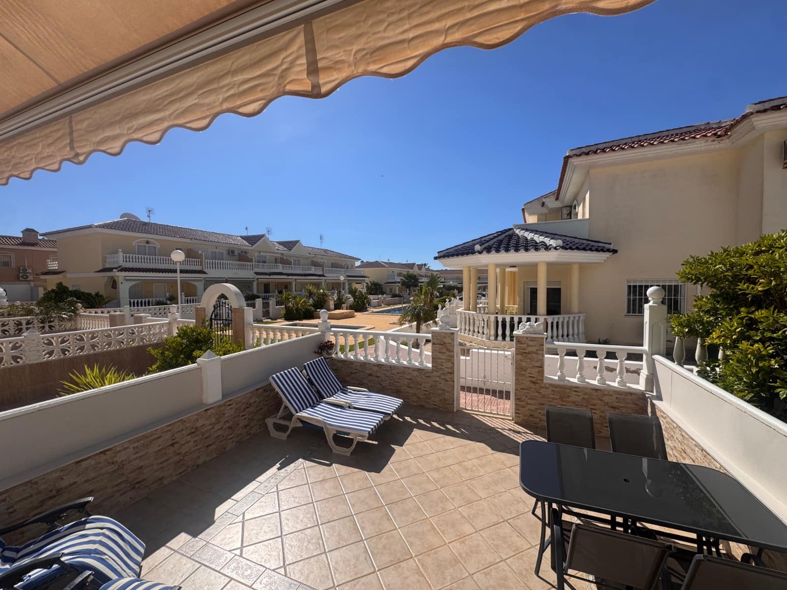 3 soverom Hus til salgs i Dona Pepa med svømmebasseng - € 209 950 (Ref: 9784490)