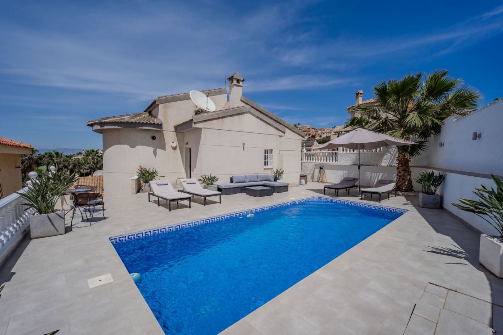 4 slaapkamer Villa te koop in La Marquesa met zwembad - € 375.000 (Ref: 9793185)