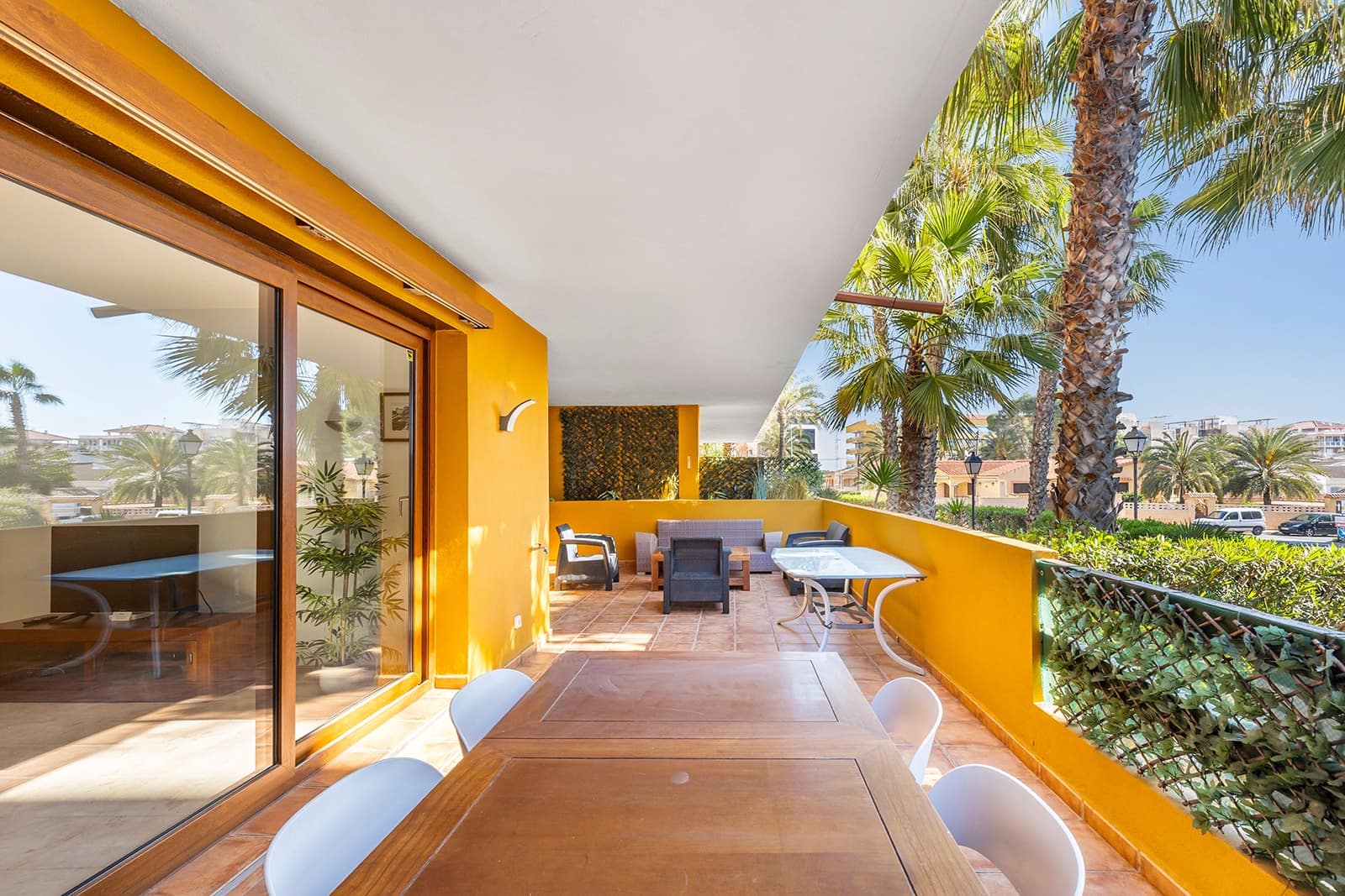 2 slaapkamer Appartement te koop in Punta Prima - € 345.000 (Ref: 9794306)