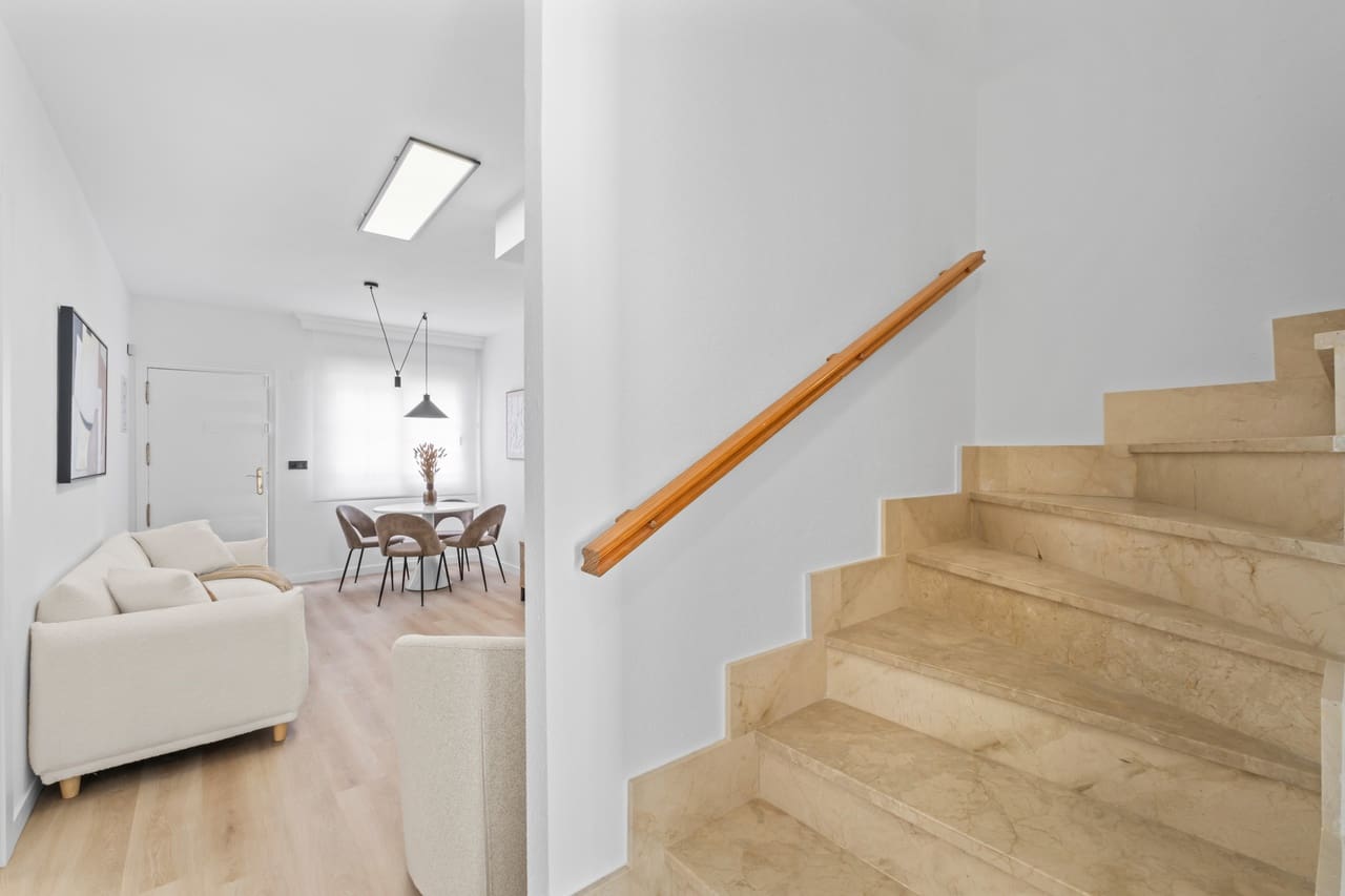 Casa de 3 habitaciones en Villamartin en venta con piscina garaje - 269.800 € (Ref: 9798695)