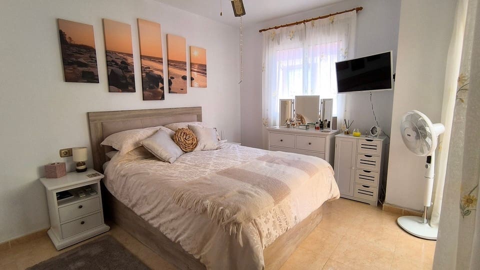 Pareado de 3 habitaciones en Ciudad Quesada en venta con piscina - 220.000 € (Ref: 9802501)