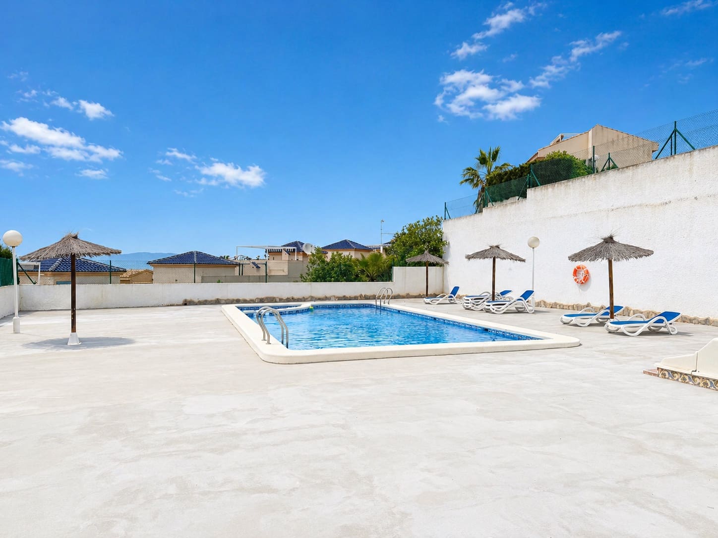 Apartamento de 2 habitaciones en La Marquesa en venta con piscina - 137.500 € (Ref: 9804857)