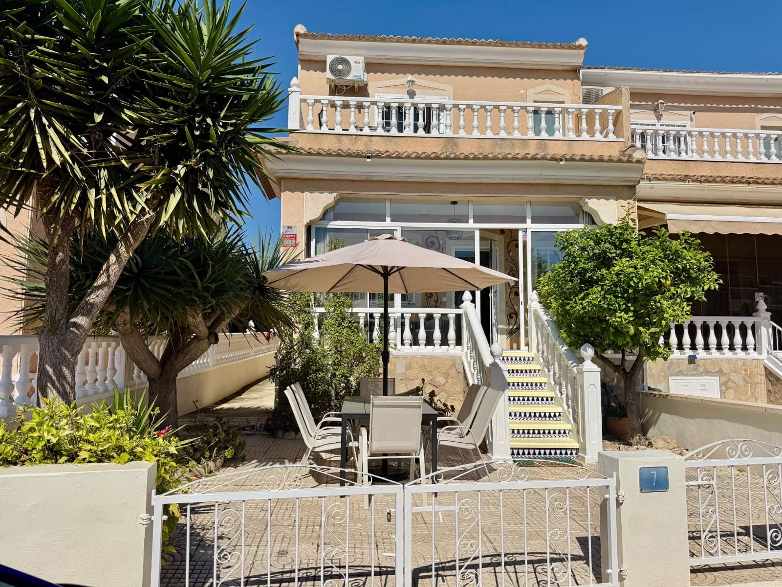 3 sovrum Semi-fristående Villa till salu i Dona Pepa med pool - 235 000 € (Ref: 9807020)