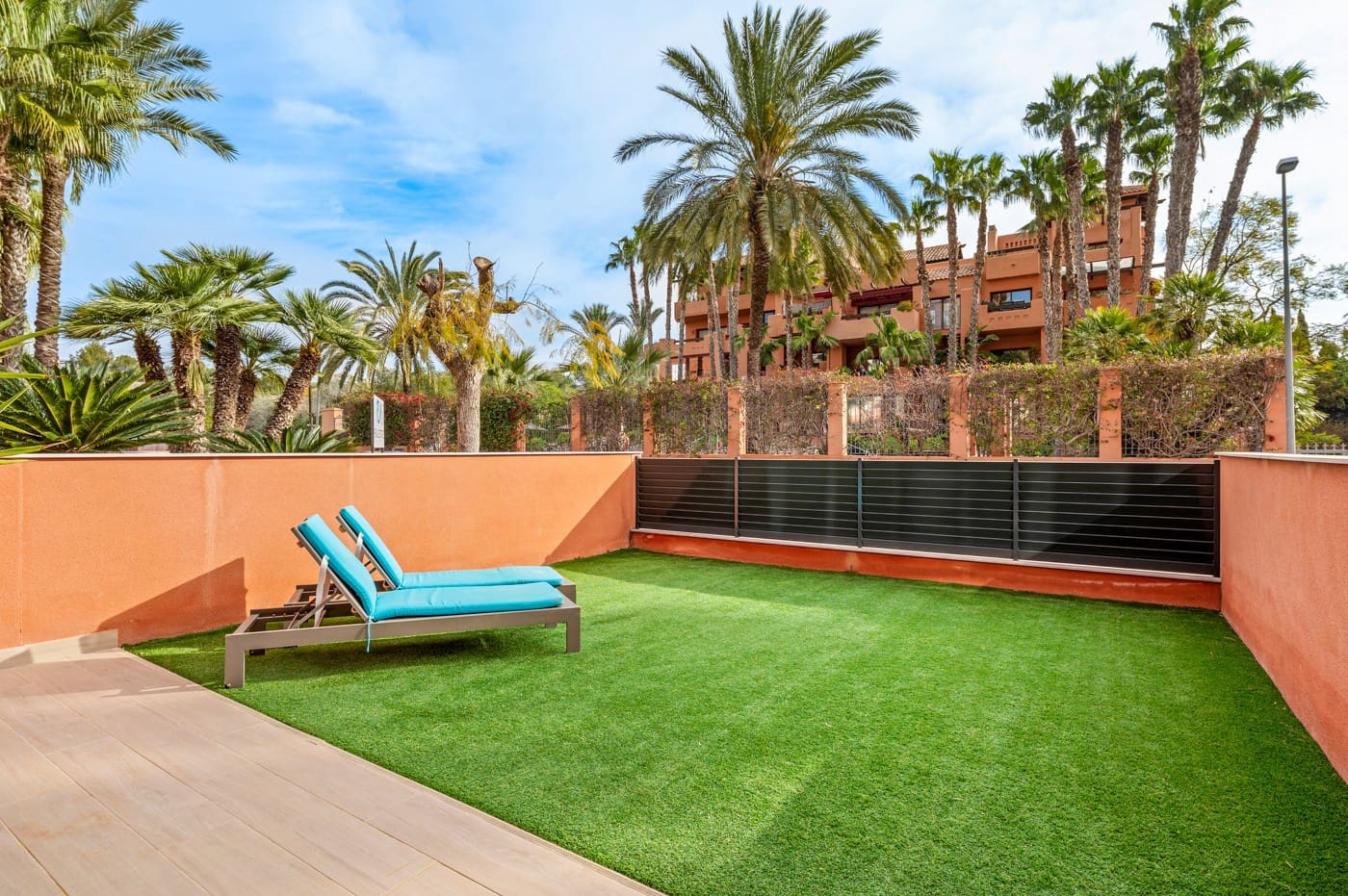 2 Zimmer Apartment zu verkaufen in Villamartin mit Pool Garage - 244.500 € (Ref: 9813676)