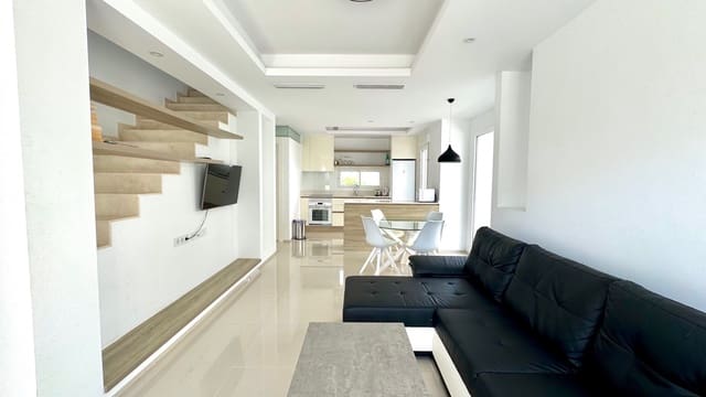 2 soverom Kjedet enebolig til salgs i Doña Pepa, Rojales med svømmebasseng - € 299 950 (Ref: 9827404)