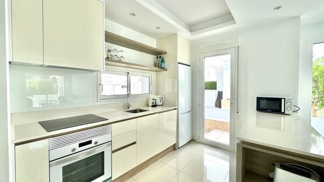 2 soverom Kjedet enebolig til salgs i Doña Pepa, Rojales med svømmebasseng - € 299 950 (Ref: 9827404)