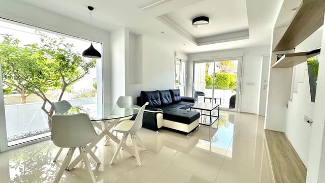 2 soverom Kjedet enebolig til salgs i Doña Pepa, Rojales med svømmebasseng - € 299 950 (Ref: 9827404)