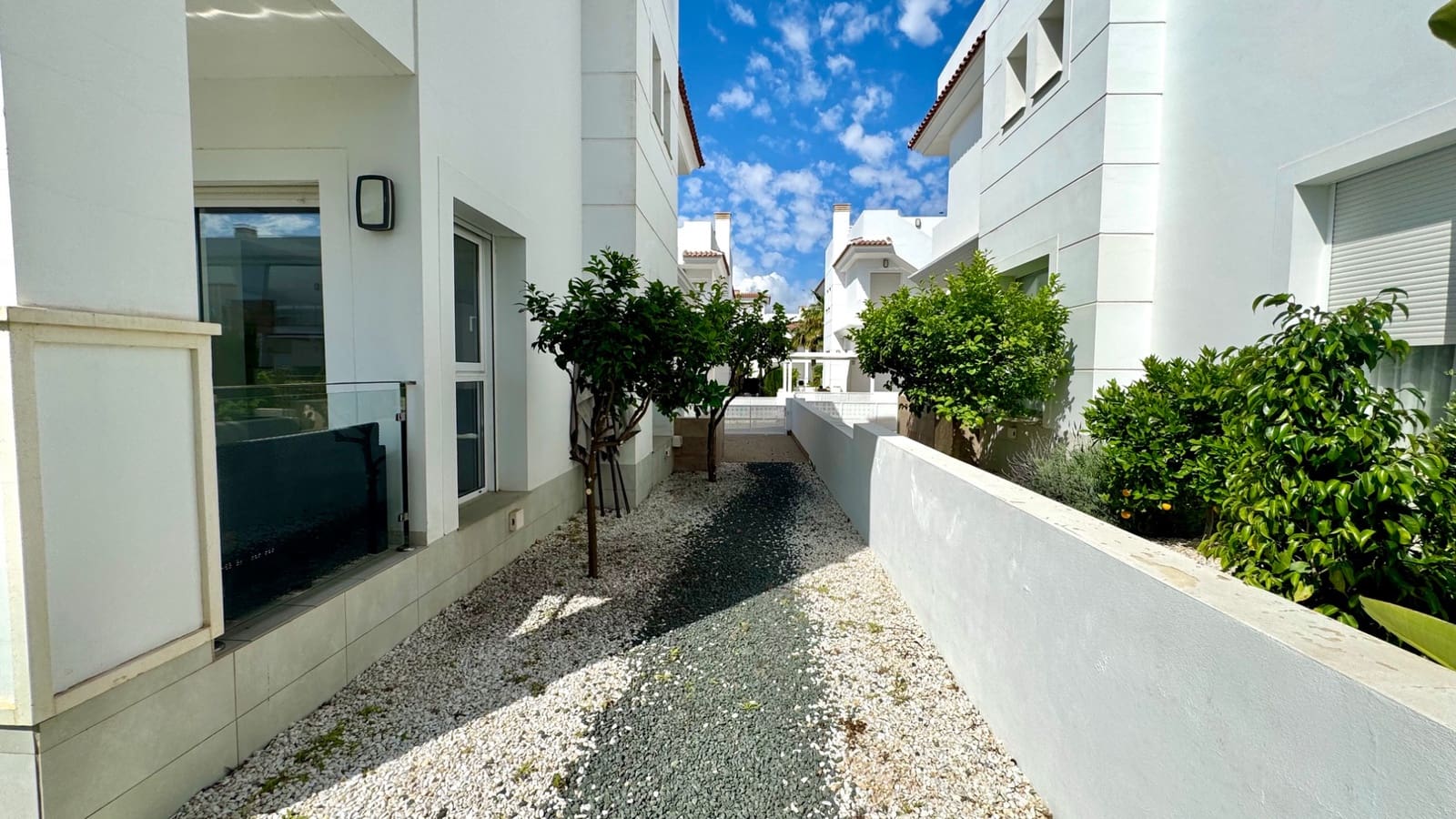 2 soverom Kjedet enebolig til salgs i Dona Pepa med svømmebasseng - € 299 950 (Ref: 9827404)