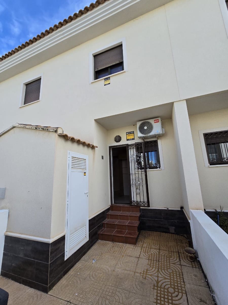 2 bedroom Townhouse for sale in Dona Pepa - € 185,000 (Ref: 9829779)