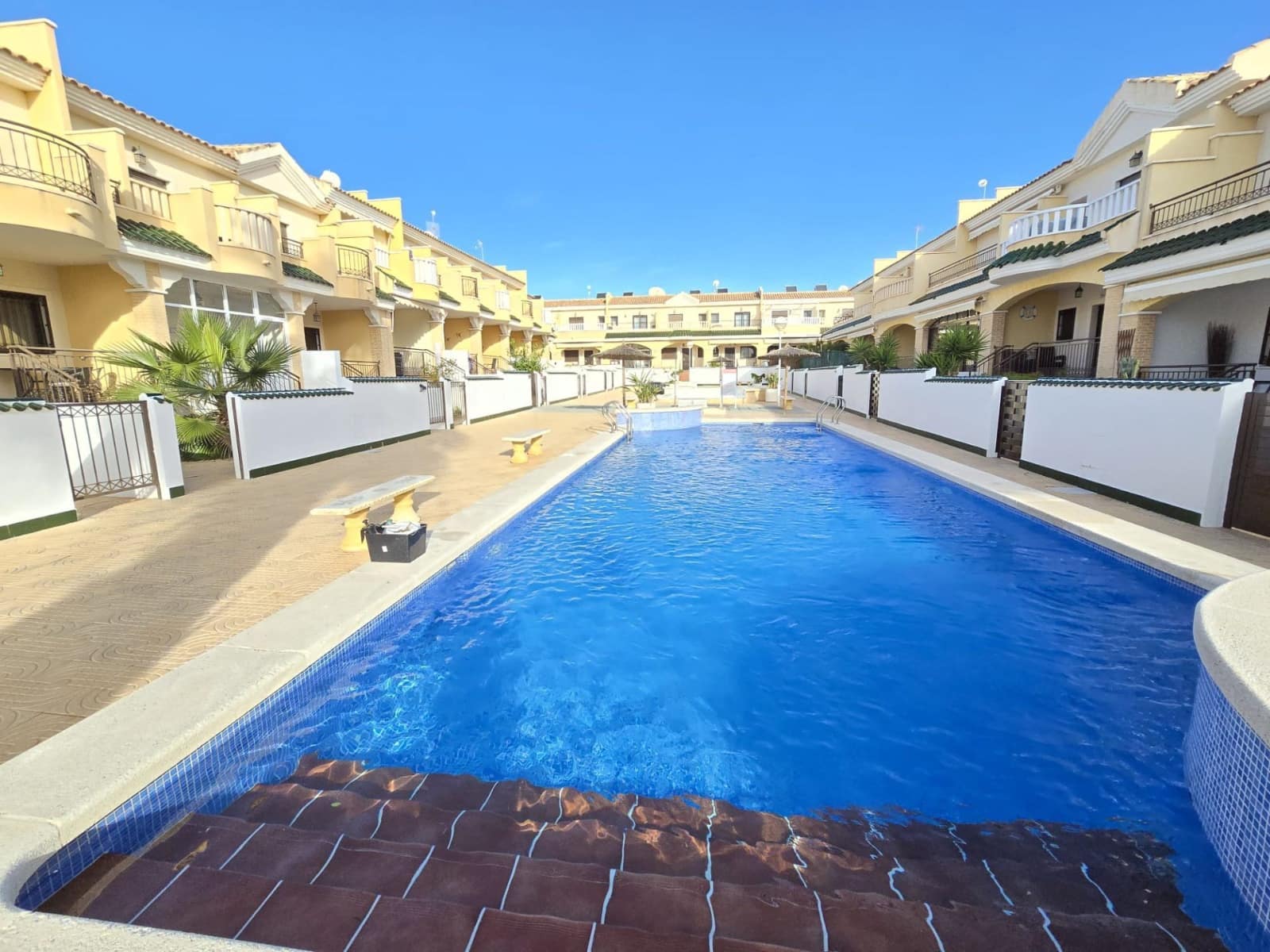 2 bedroom Townhouse for sale in Dona Pepa - € 185,000 (Ref: 9829779)