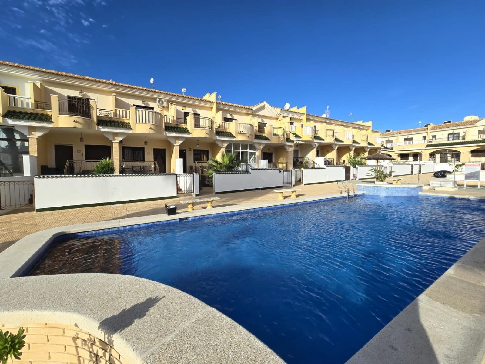 2 bedroom Townhouse for sale in Dona Pepa - € 185,000 (Ref: 9829779)