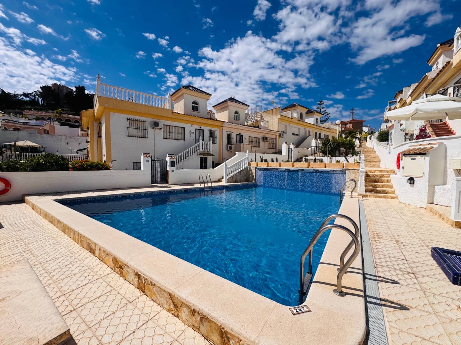 2 sovrum Semi-fristående Villa till salu i La Marquesa med pool - 225 000 € (Ref: 9834275)