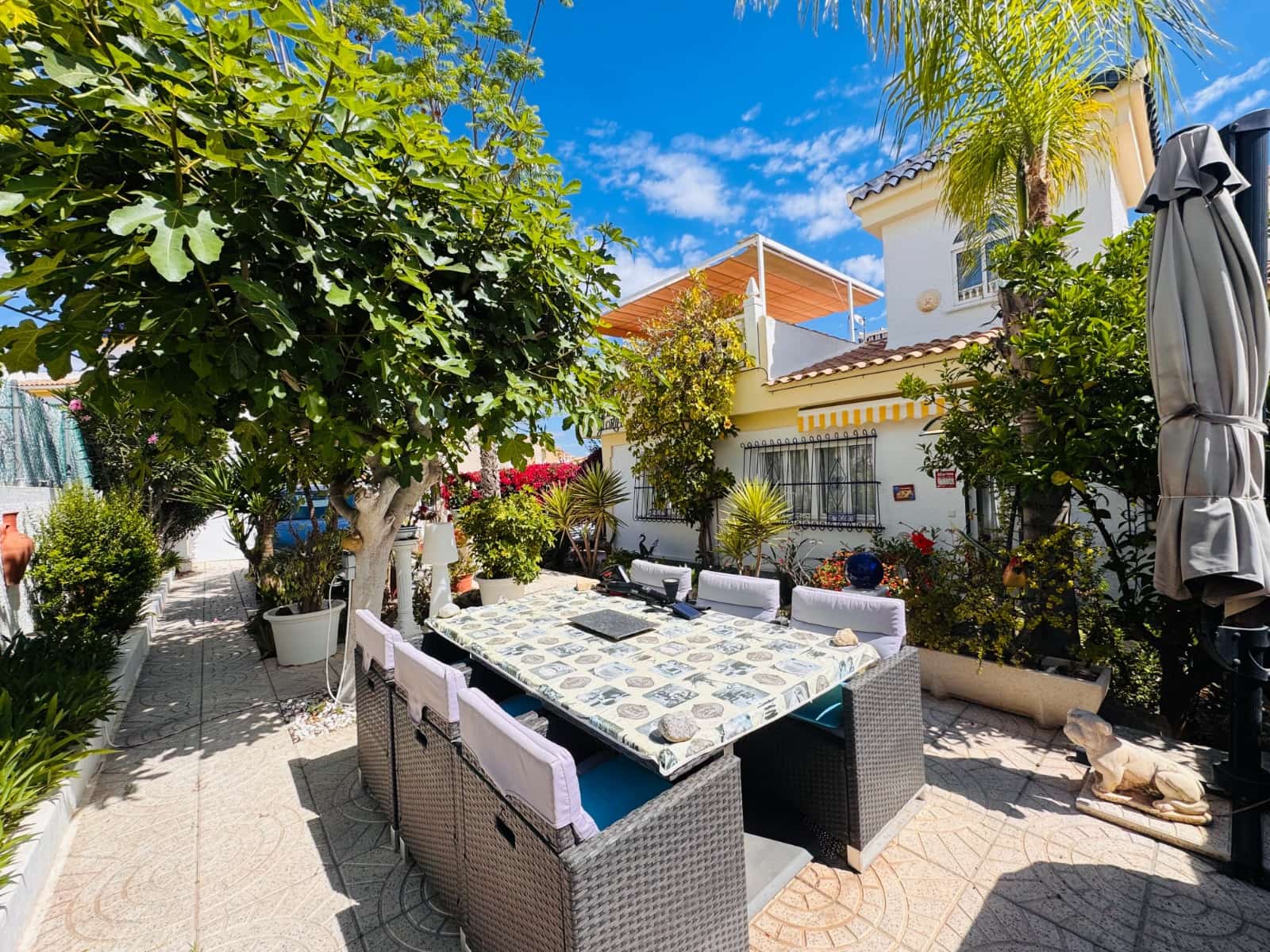 2 sovrum Semi-fristående Villa till salu i La Marquesa med pool - 225 000 € (Ref: 9834275)